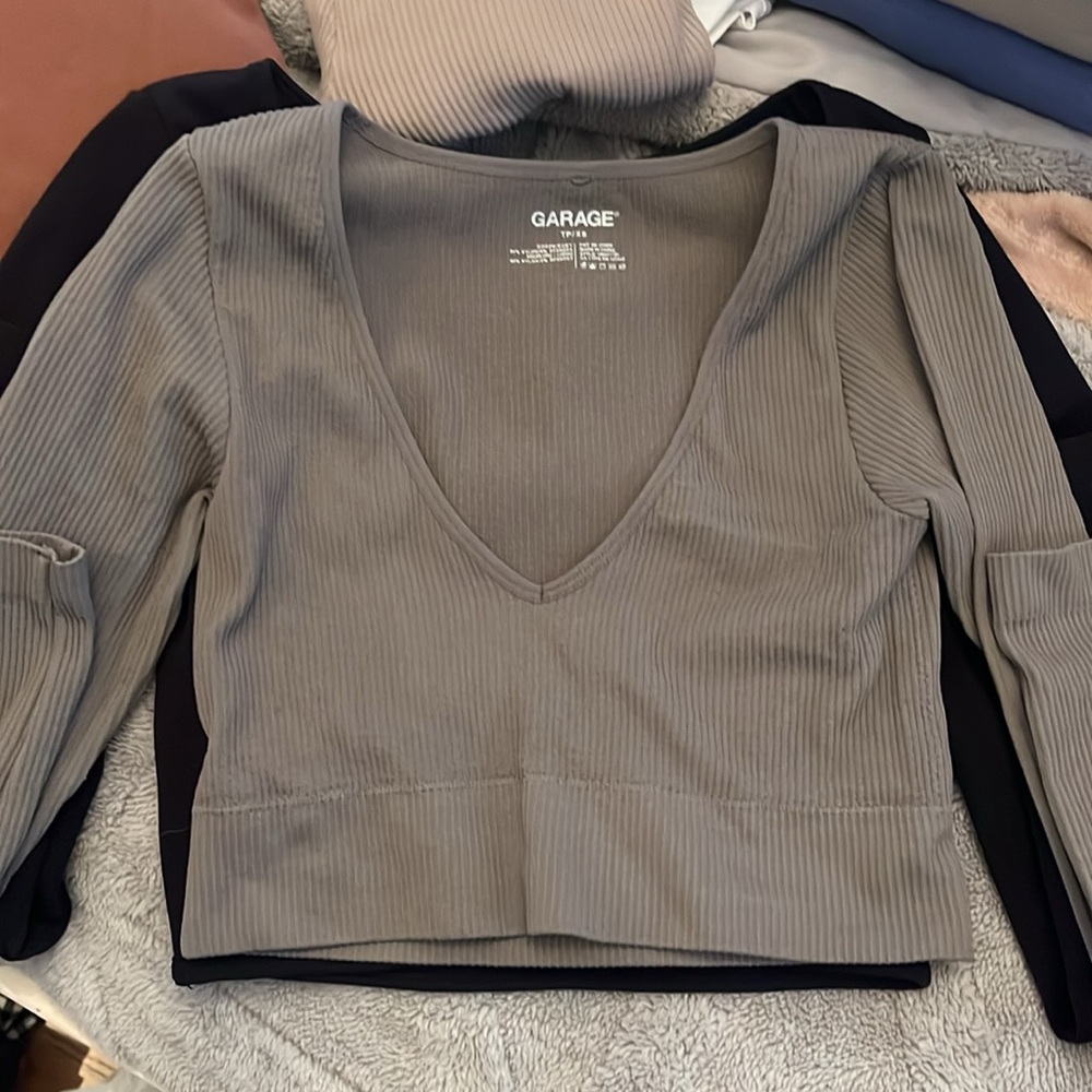 Garage Crop tight tops 3 tops size xs